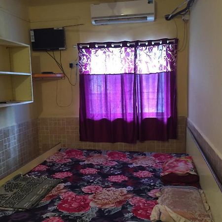 Chandrika Guest House Daman Bagian luar foto