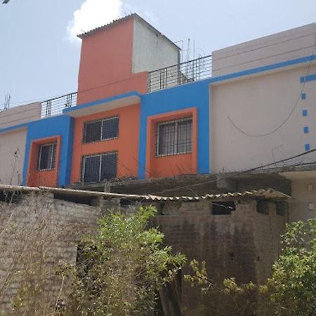 Chandrika Guest House Daman Bagian luar foto