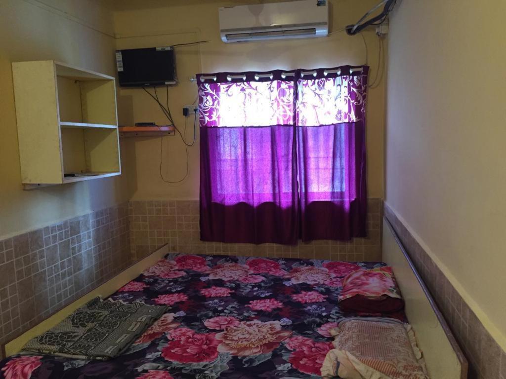 Chandrika Guest House Daman Bagian luar foto