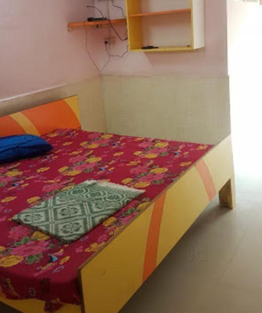 Chandrika Guest House Daman Bagian luar foto